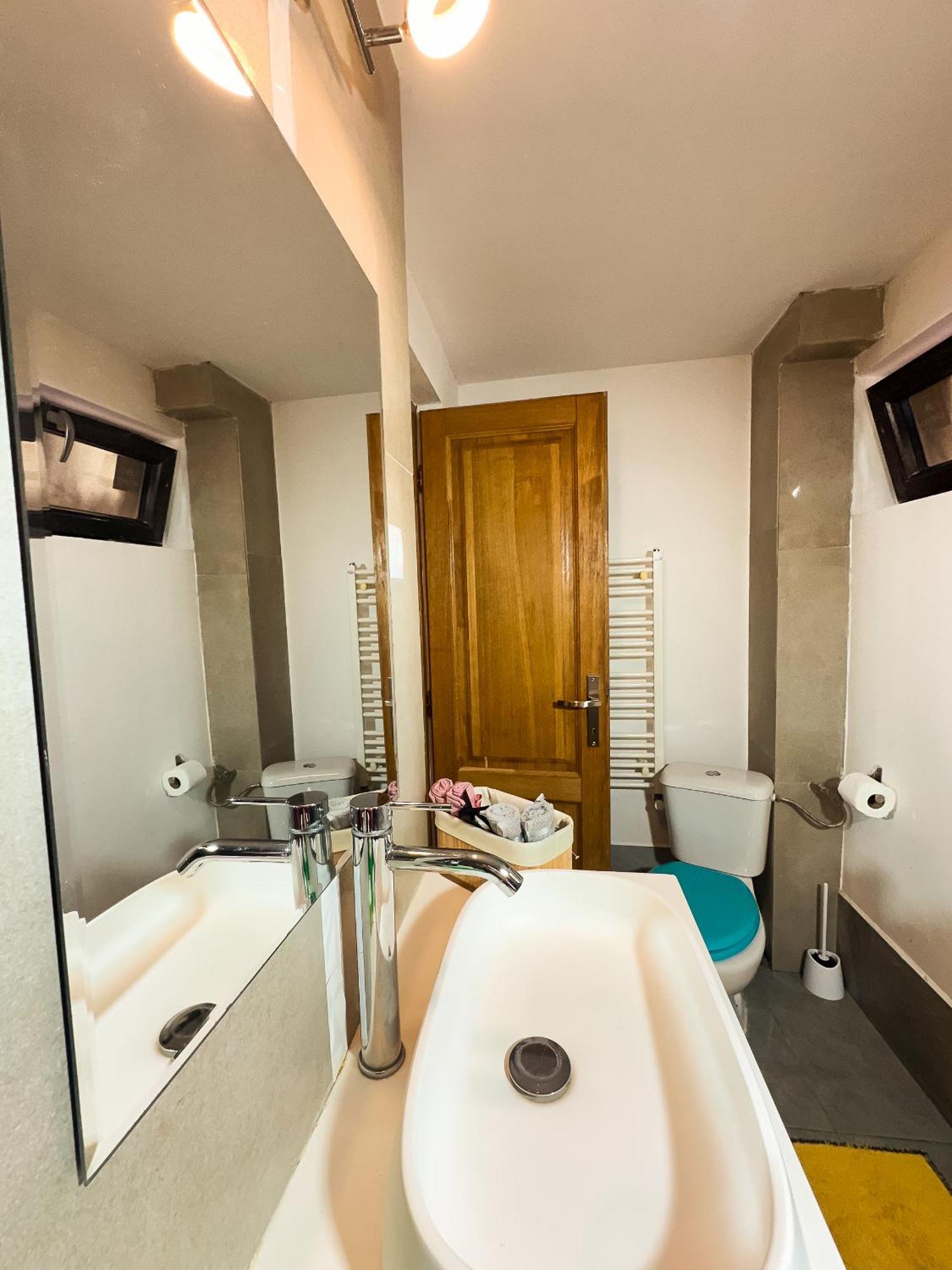 Venus Central Lux Studio Крайова Екстериор снимка