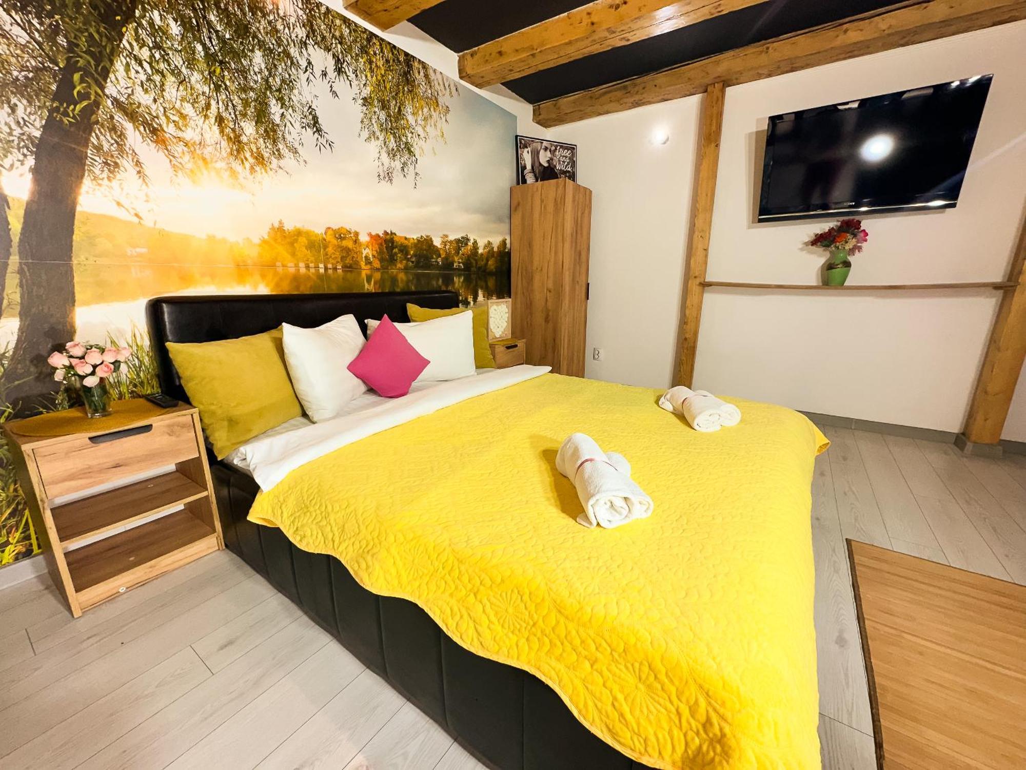 Venus Central Lux Studio Крайова Екстериор снимка