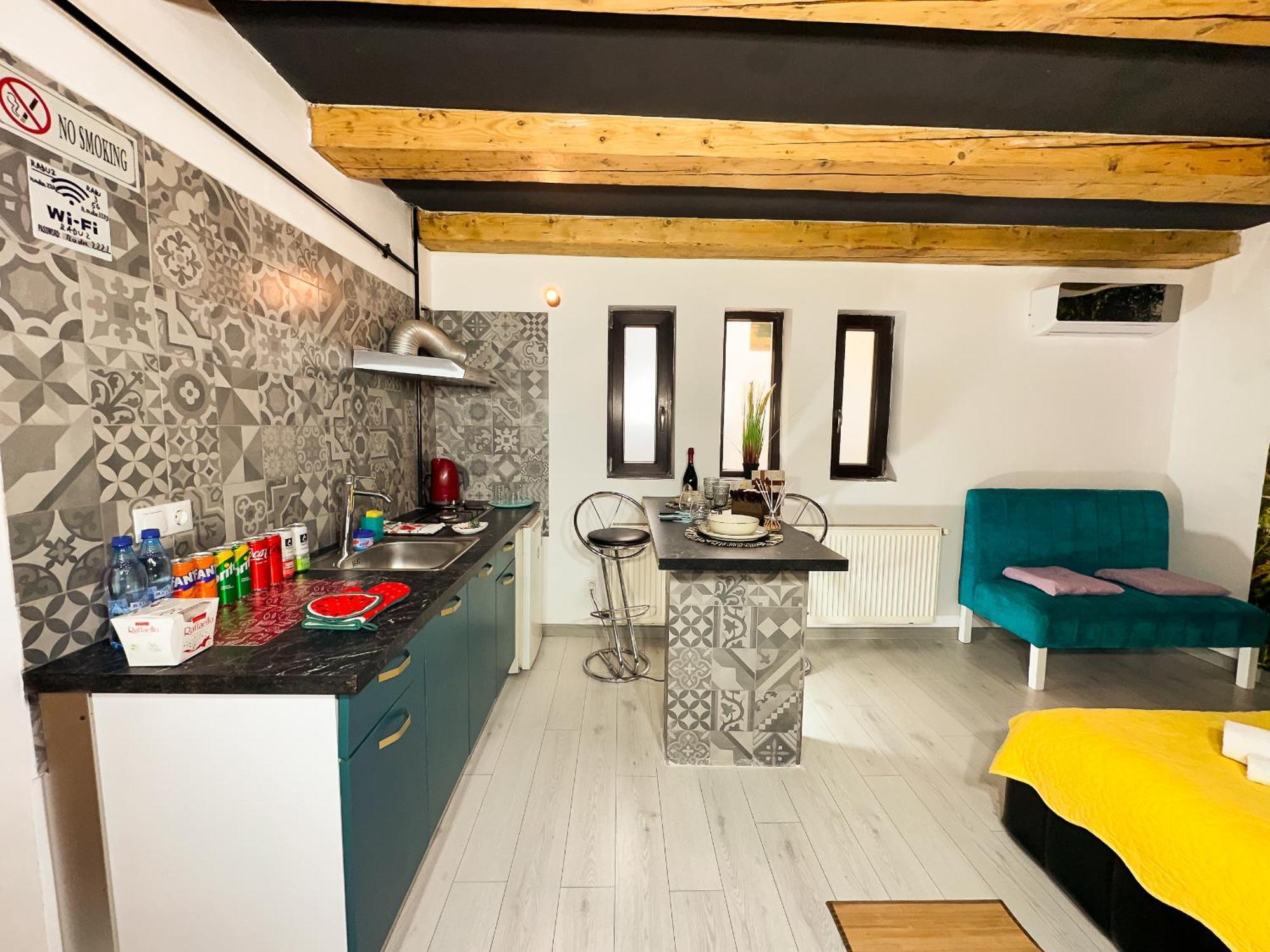 Venus Central Lux Studio Крайова Екстериор снимка